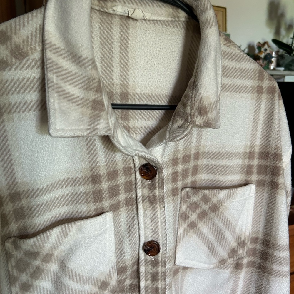 Shacket - Picture 2 of 4